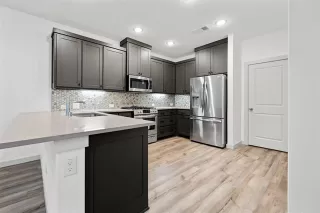 Photo #5: 21243636 Listing 