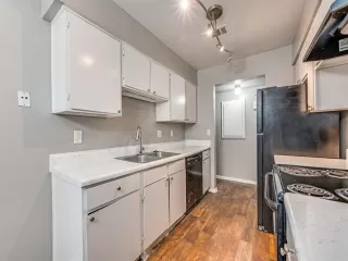 Photo #5: 21243890 Listing 