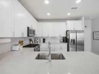 Photo #5: 21244365 Listing