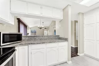 Photo #6: 21245002 Listing 