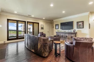 Photo #2: 21245165 Listing 