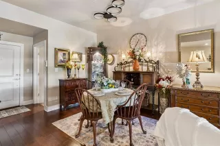 Photo #2: 21245672 Listing 