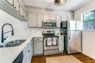 Photo #5: 21246608 Listing 