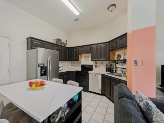 Photo #5: 21249232 Listing 