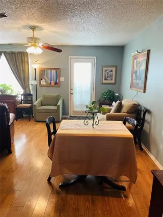 Photo #2: 21250635 Listing 
