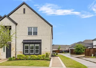 Photo #3: 21250906 Listing
