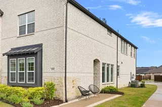 Photo #4: 21250906 Listing
