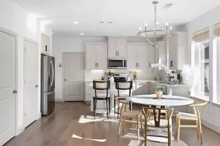Photo #6: 21250906 Listing