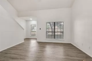 Photo #6: 21252591 Listing 