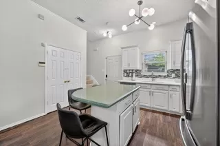 Photo #6: 21255619 Listing 