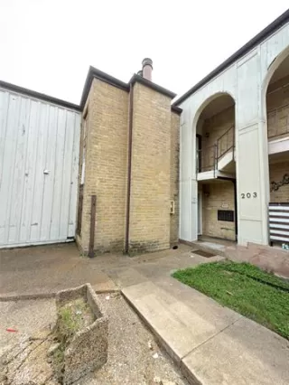 Photo #2: 21259696 Listing