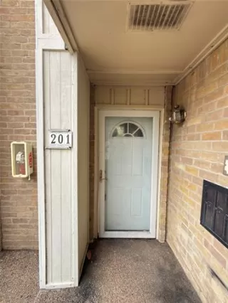 Photo #4: 21259696 Listing