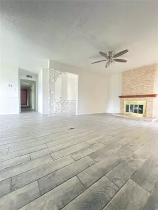 Photo #6: 21259696 Listing