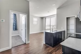 Photo #4: 21262886 Listing 