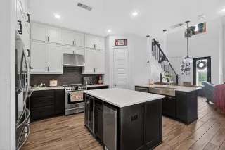 Photo #5: 21263511 Listing 