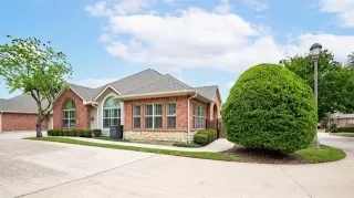 Photo #2: 21263859 Listing