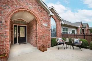 Photo #4: 21263859 Listing