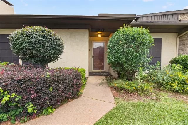 MLS: 21264105 Condo For Sale