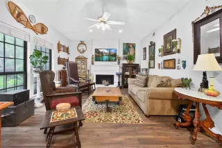 Photo #4: 21264105 Listing 