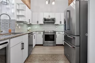 Photo #5: 21268445 Listing