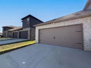Photo #5: 21270709 Listing