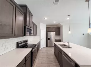 Photo #6: 21270709 Listing