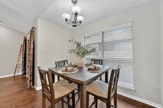 Photo #4: 21270803 Listing