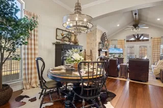 Photo #2: 21271570 Listing 