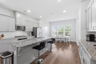Photo #2: 21271980 Listing