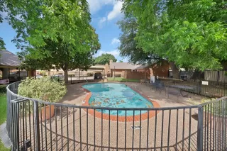 Photo #3: 21273386 Listing