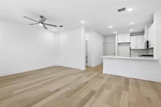 Photo #5: 21274072 Listing 