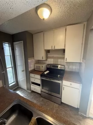 Photo #5: 21275601 Listing