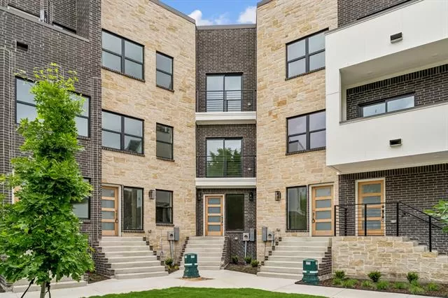 MLS: 21276786 Condo For Sale