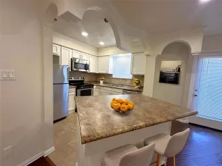 Photo #3: 21277128 Listing