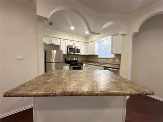 Photo #4: 21277128 Listing