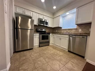 Photo #5: 21277128 Listing