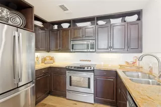 Photo #5: 21277880 Listing