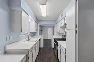 Photo #6: 21279699 Listing