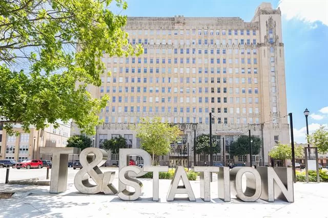 MLS: 21279714 Condo For Sale