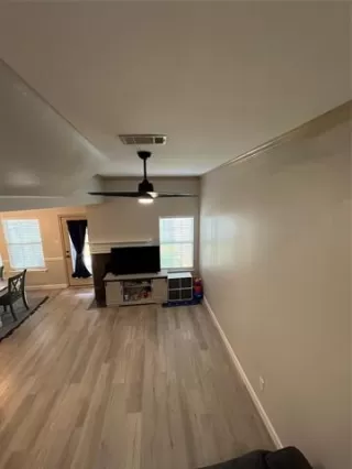 Photo #5: 21280462 Listing
