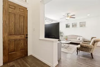 Photo #4: 21281477 Listing