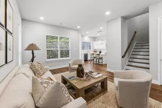 Photo #6: 21283023 Listing 