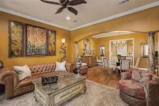 Photo #6: 21284536 Listing