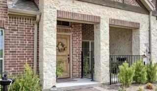 Photo #2: 21284644 Listing