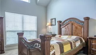 Photo #5: 21284644 Listing