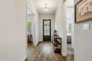 Photo #2: 21285542 Listing
