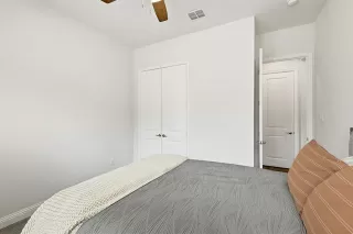 Photo #4: 21285542 Listing