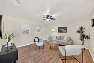 Photo #2: 21286215 Listing