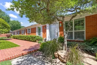 Photo #3: 21287269 Listing