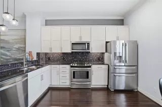 Photo #6: 21291355 Listing 
